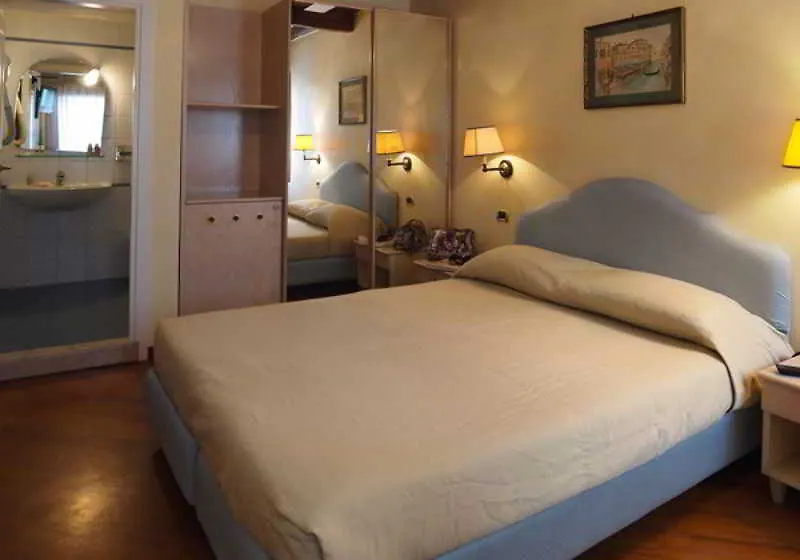 Residenza Favaro Venice 0*,