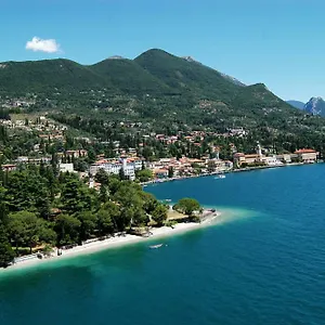 https://apartment-zagara-gardone-riviera-center.it-lombardy.com