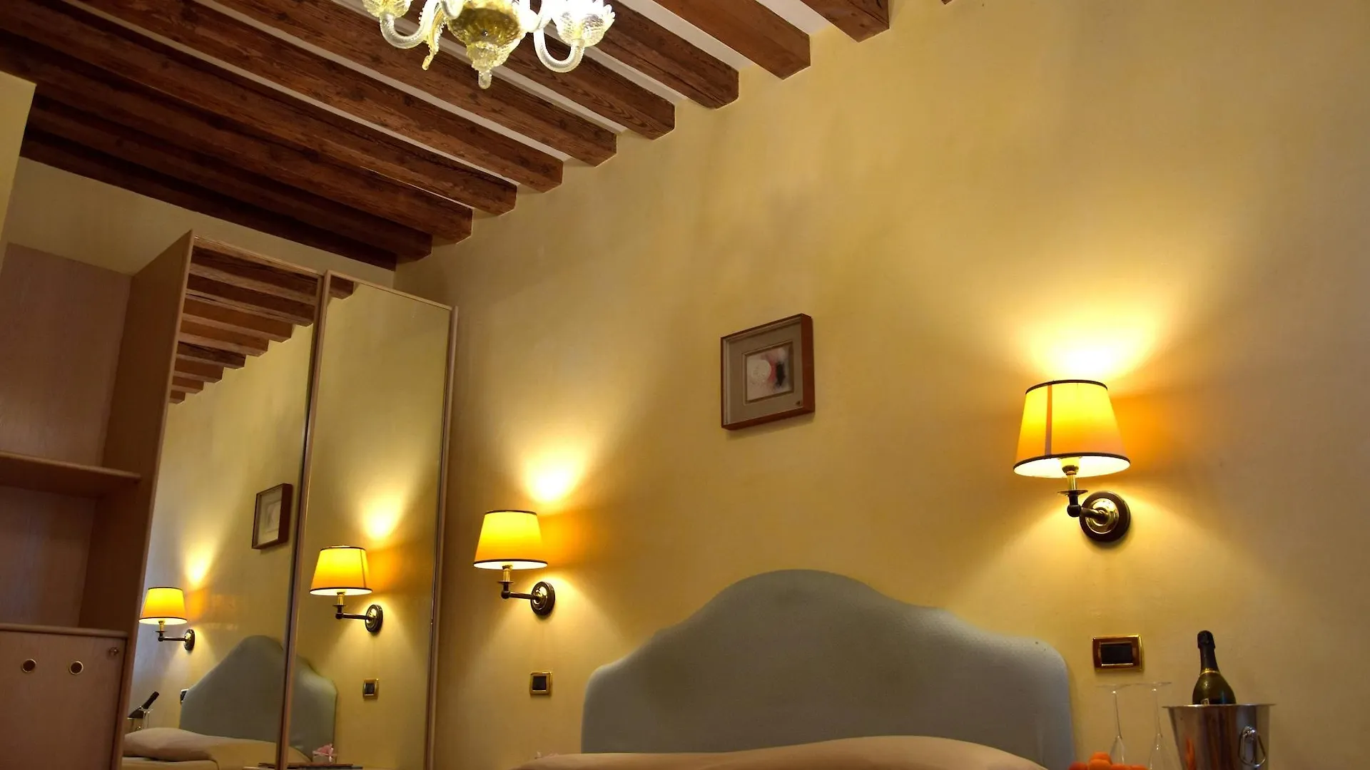 Residenza Favaro Benátky 0*,  Itálie